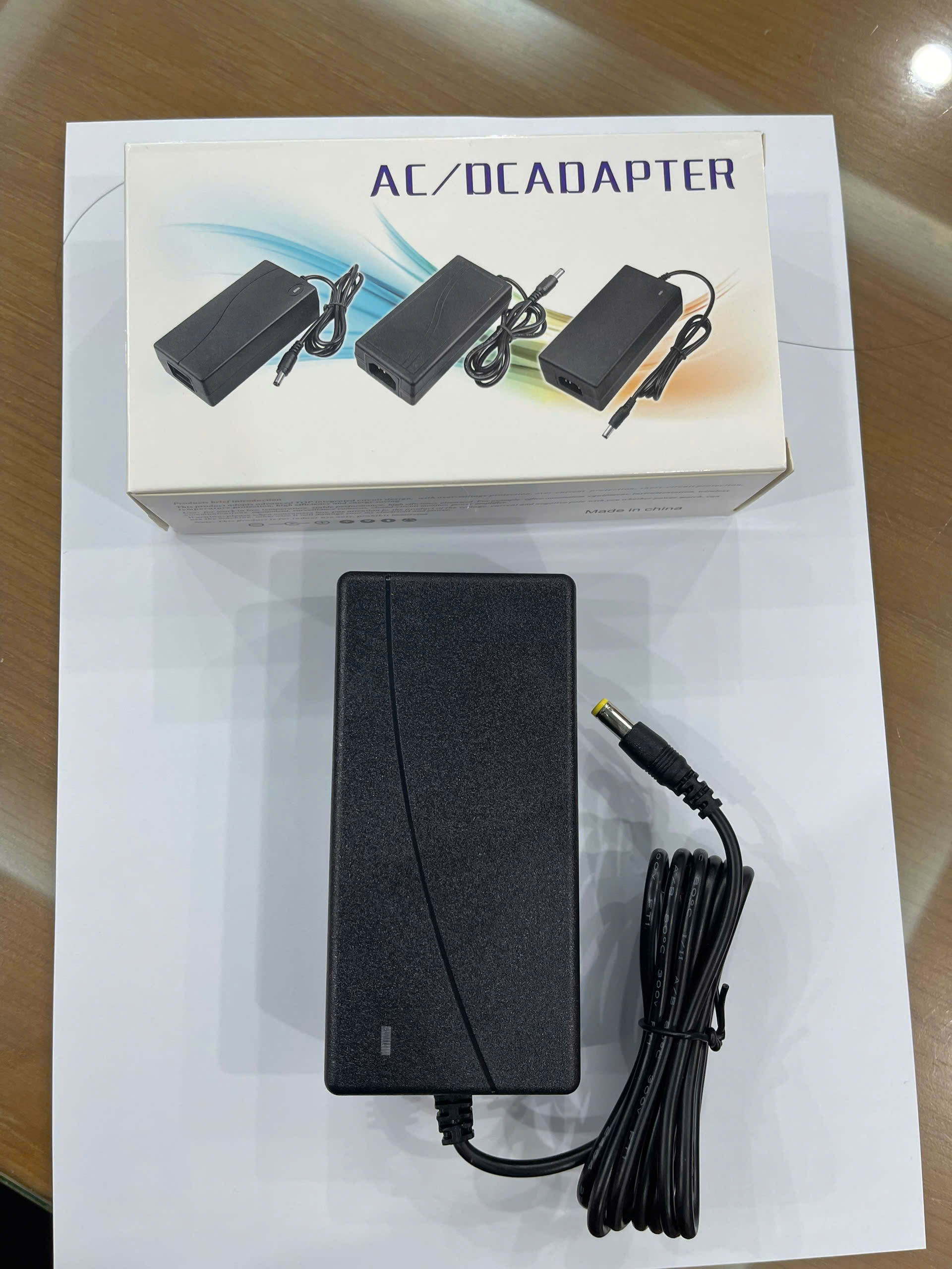 Sạc 12V 3.0A