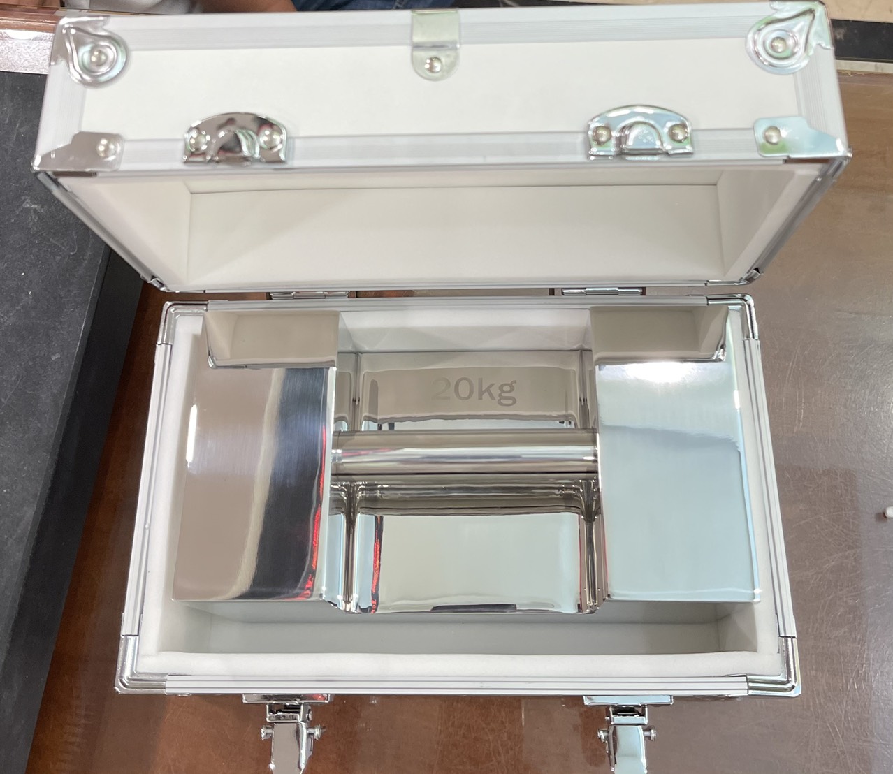 Quả cân F1-20kg-vuông